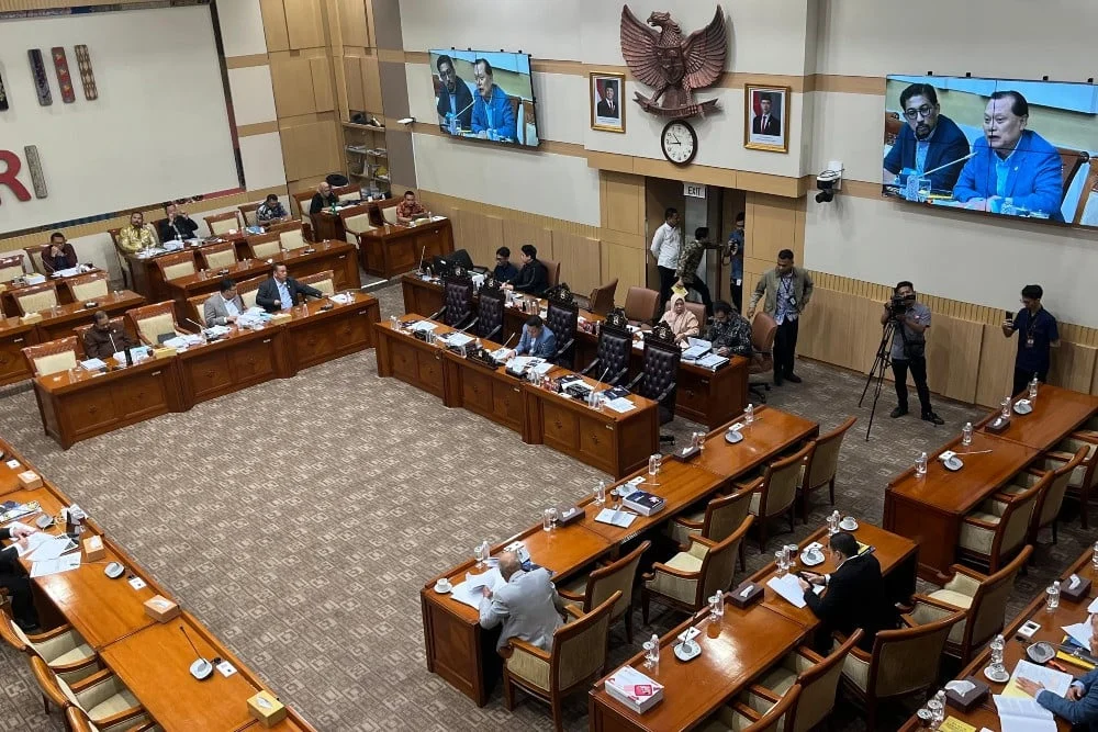 Komisi III DPR Putuskan Hasil Uji Kelayakan Calon Hakim Agung dan Reza Aulia Hakim Dicopot dari Jabatan Direktur Niaga Garuda Indonesia