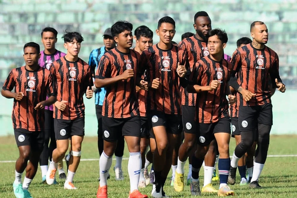 Liga Belanda Musim Baru: Persaingan Sengit dan Pencarian Pelatih Baru
