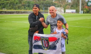 Liga Belanda: Persaingan Sengit dan Pencarian Pelatih Baru