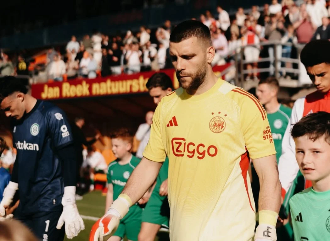Maarten Paes Tampil Memukau, Ajax Amsterdam Lolos ke Babak Playoff UEFA Conference League