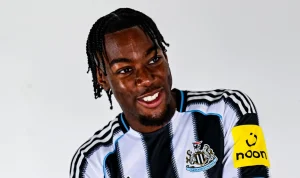 Newcastle United Menang 2-1 Atas Valencia, Tapi Cedera Anthony Elanga Menimbulkan Kekhawatiran