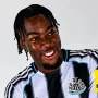 Newcastle United Menang 2-1 Atas Valencia, Tapi Cedera Anthony Elanga Menimbulkan Kekhawatiran