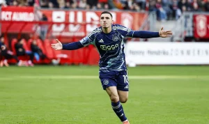 Oscar Gloukh Pencetak Hat-trick, Ajax Kembali Berambisi di Bawah Míchel