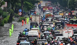 Pembangunan dan Kemacetan di Cawang: Dari Jembatan hingga Trotoar