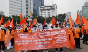 Pemerintah Berupaya Stabilkan Ekonomi, Sementara Aksi Buruh Dihentikan