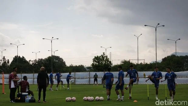 Persib Bandung Siap Menghadapi Musim Baru: TC di Bali dan Persiapan Menghadapi Lawan-lawan Kuat
