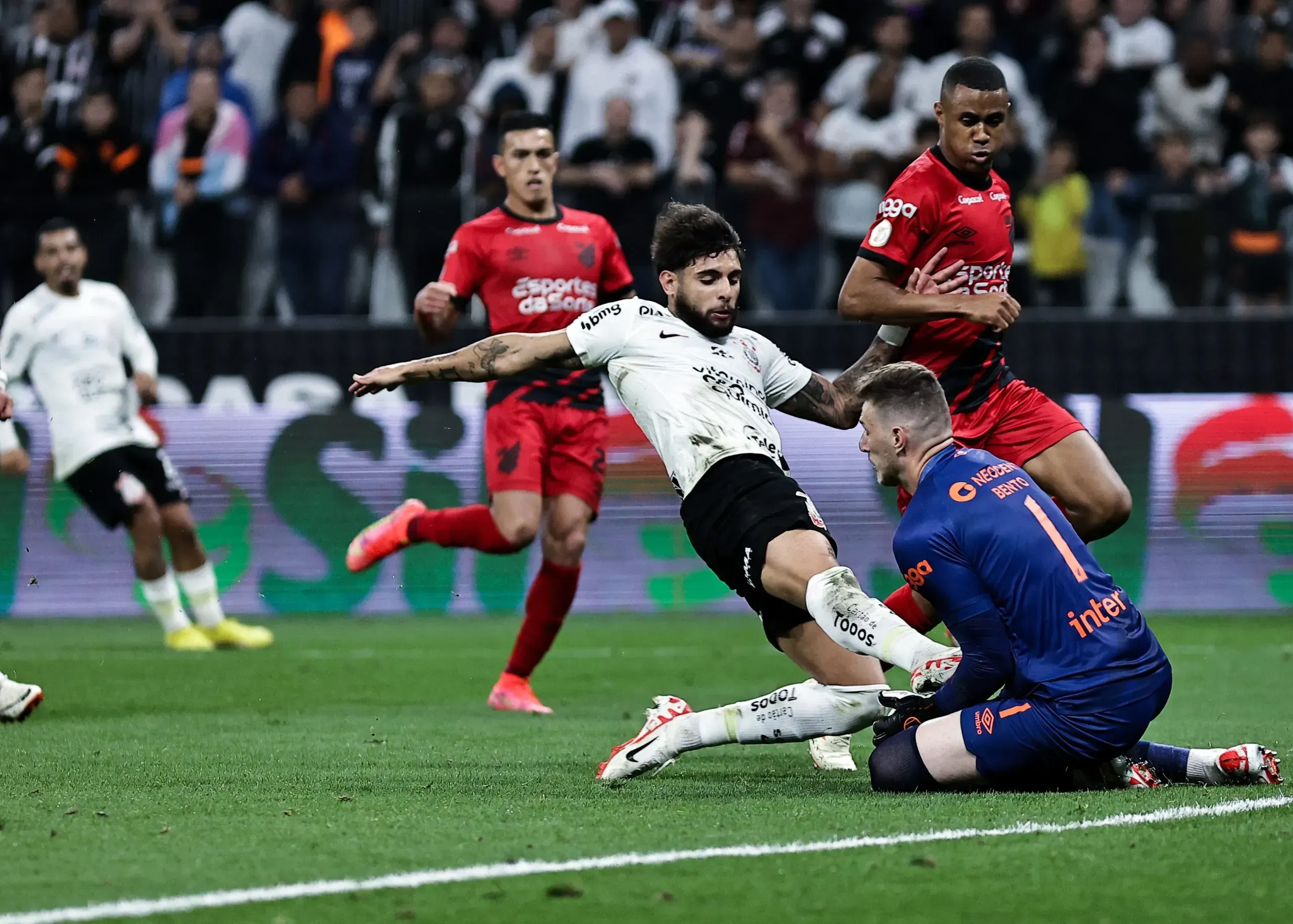 Pertandingan Corinthians vs Athletico Berakhir dengan Skor 0-0, Cedera Pemain Jadi Sorotan