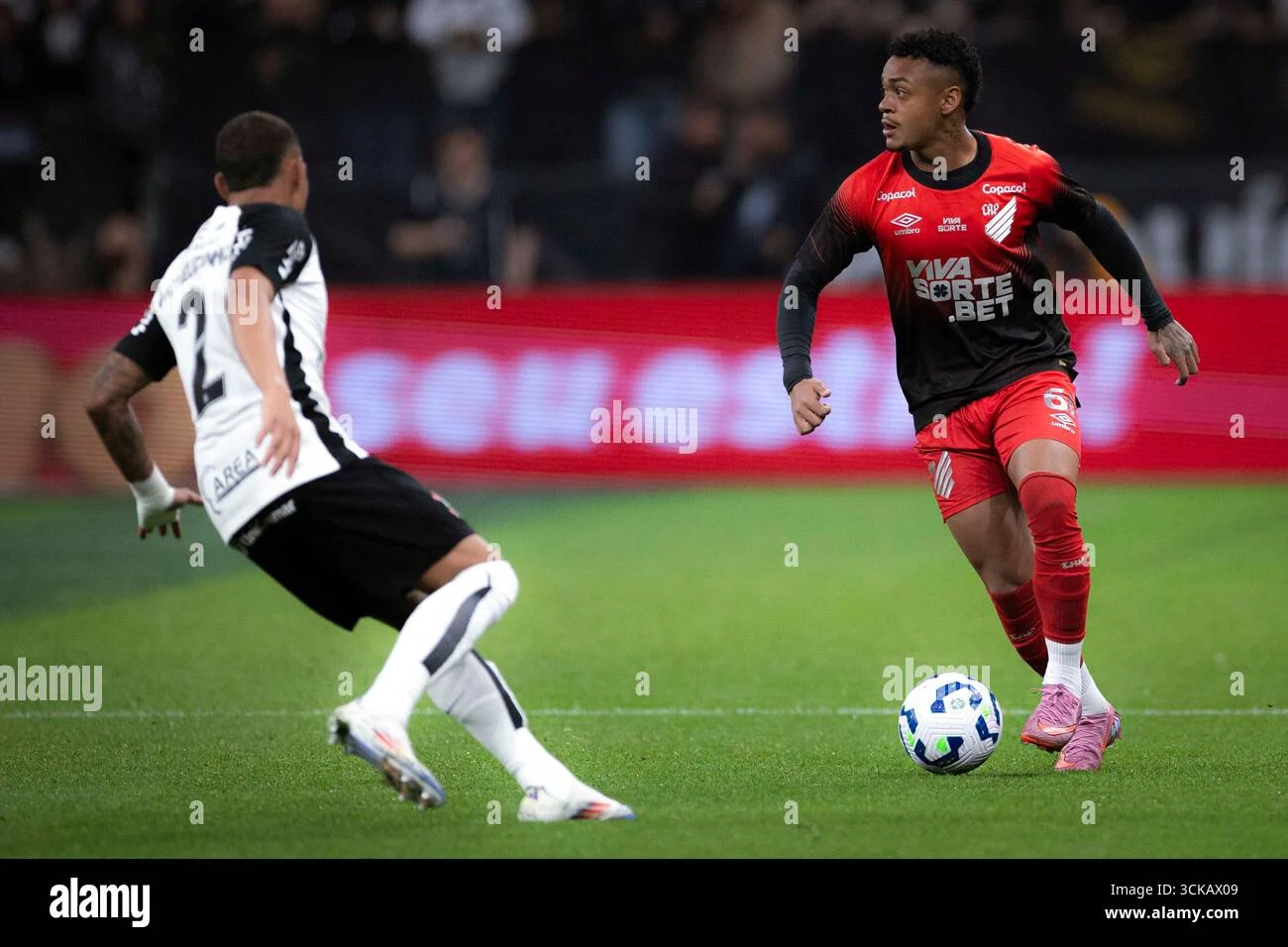 Pertarungan Sengit Corinthians vs Athletico Paranaense di Neo Química Arena