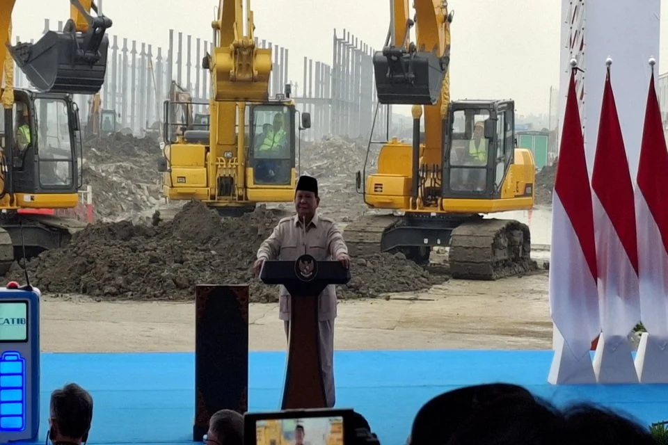 Presiden Prabowo Resmikan Ekosistem Motor Listrik Nasional, Baterai Jadi Fokus Utama