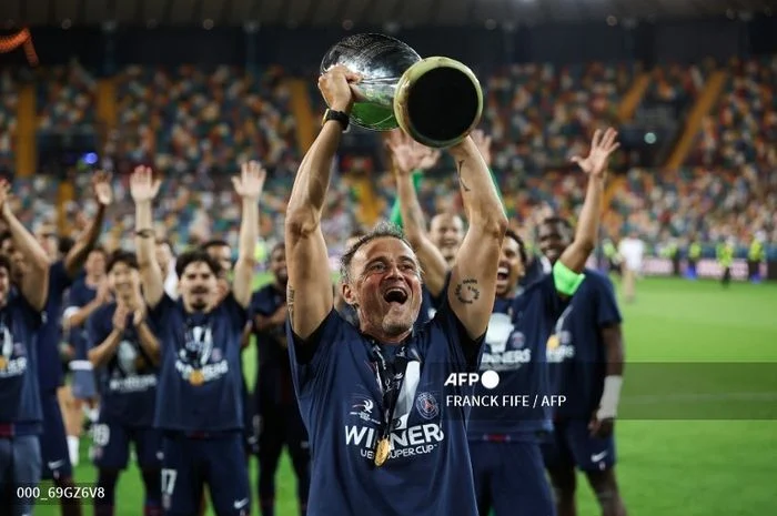PSG Juara Piala Super Eropa 2026, Luis Enrique Puji Mentalitas Tim