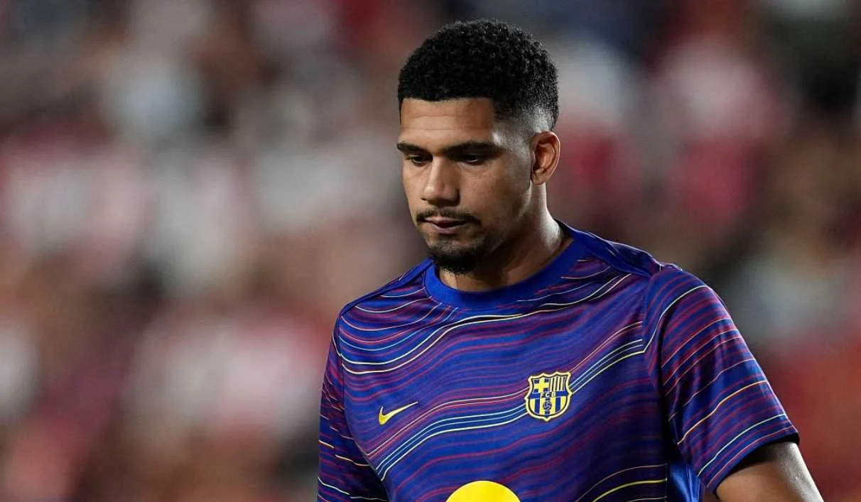 Ronald Araujo Bergabung dengan Liverpool: Bek Asal Uruguay Siap Membuat Dampak