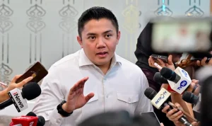 Seskab Teddy Indra Wijaya Dituding Berbohong Soal Sumber Anggaran MBG