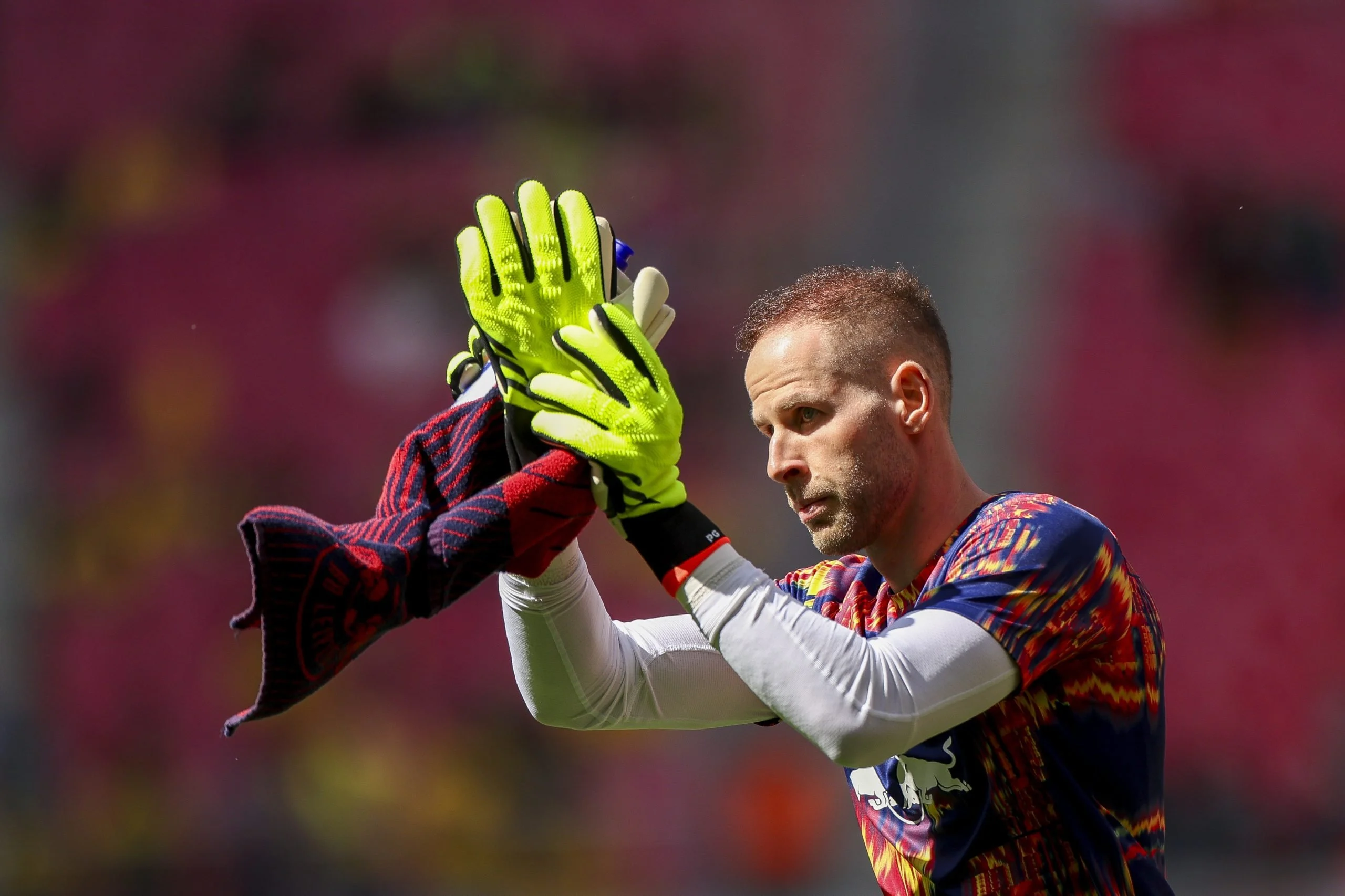 Villarreal Rekrut Peter Gulacsi, Pemain Kiper Berpengalaman Dari RB Leipzig